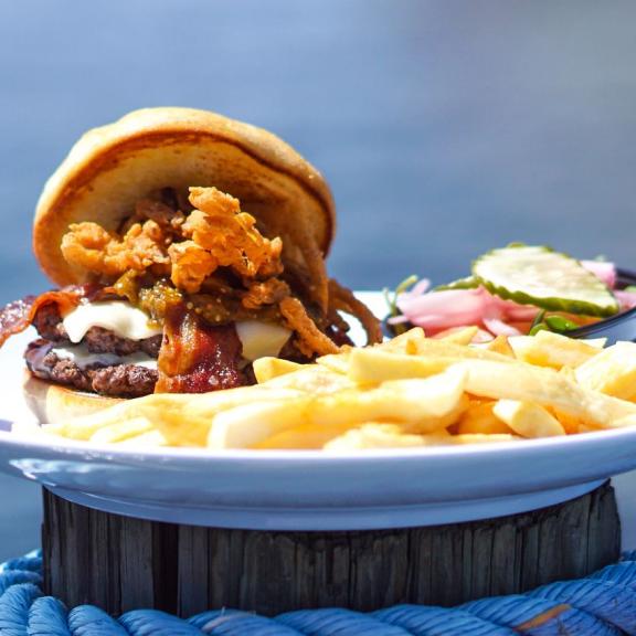 The Ultimate Guide to Burgers in Orange Beach: Taste the Best!